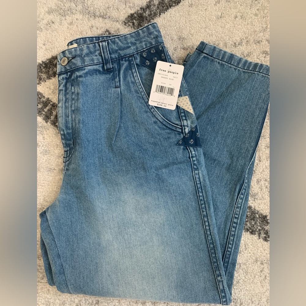 Free people boyfriend jeans Size 28 never worn